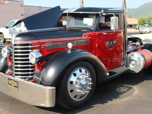 Chad-Lewis-MSM-1947-Diamond-T404-HHS-Farm-Truck-63-Large-1300×800